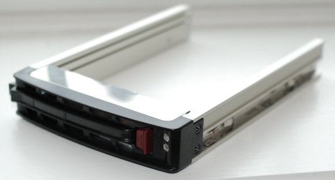 thumbnail image 2 of SCSI4ME 2535A Universal Drive Adapter: Convert 2.5 To 3.5 SAS/SATA/NVMe/SSD 2 of 4