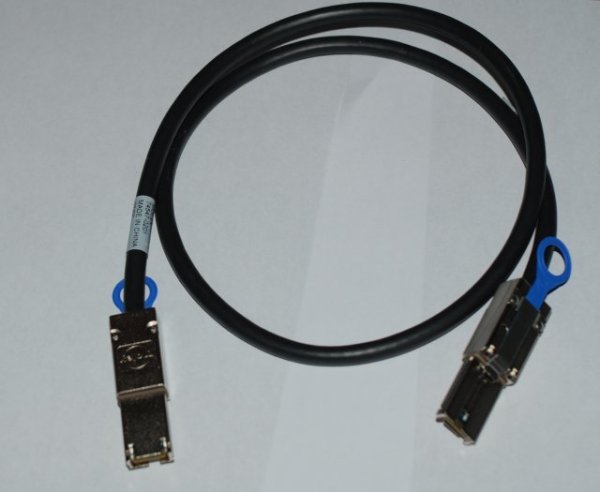 Molex 74547-0201 SFF-8088 to SFF-8088 Mini SAS 26-Mini SAS 26 External MiniSAS Cable. 1-Meter.